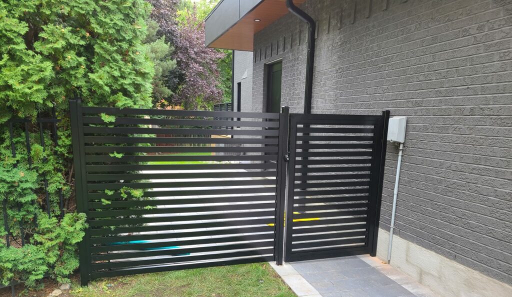 horizontal metal fence canada