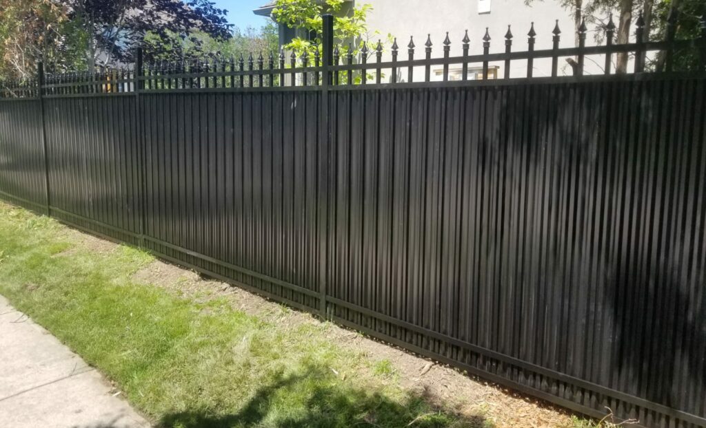metal privacy fence canada